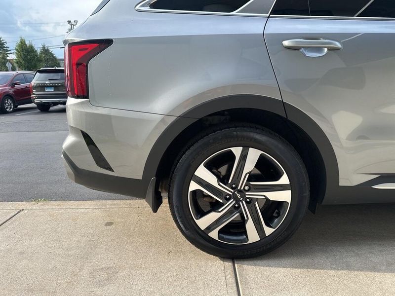 Used 2023 Kia Sorento Hybrid EXImage 13