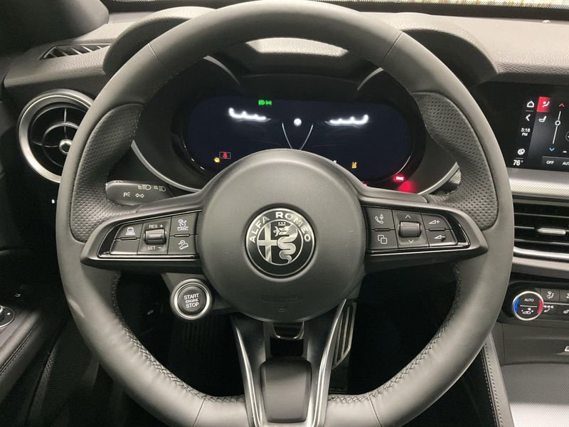 New 2026 Alfa Romeo Stelvio AwdImage 15