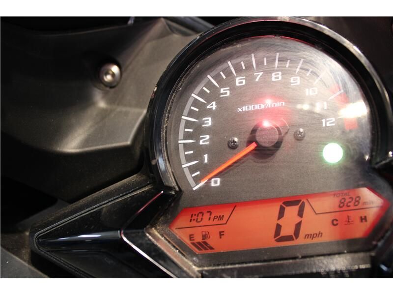 2022 Honda CBR300R ABS Image 5