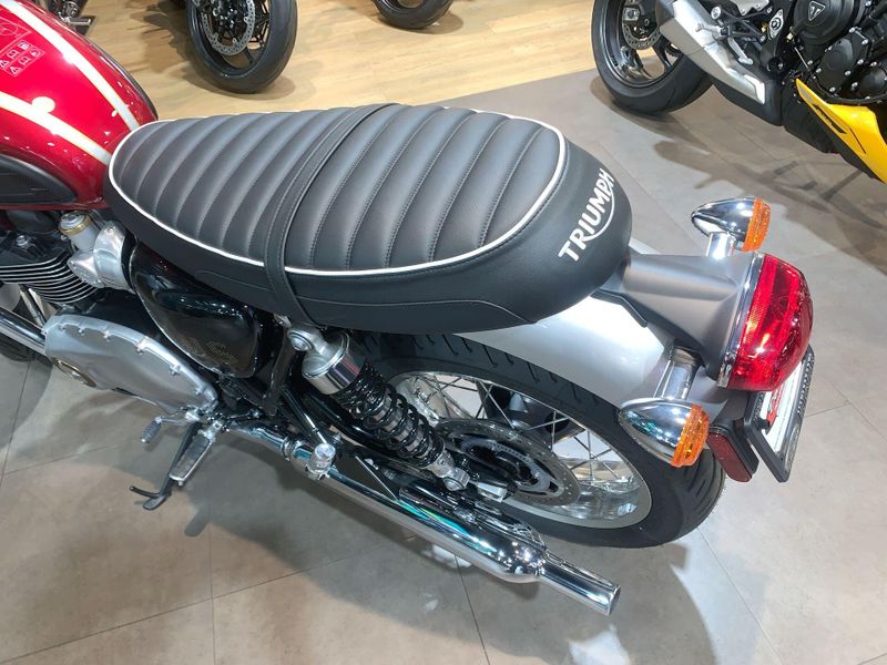 New 2025 Triumph BONNEVILLE T120 ELVIS EDITION Image 19