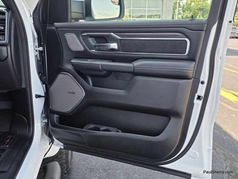New 2026 RAM 1500 Laramie Crew Cab 4x4 5'7' Box