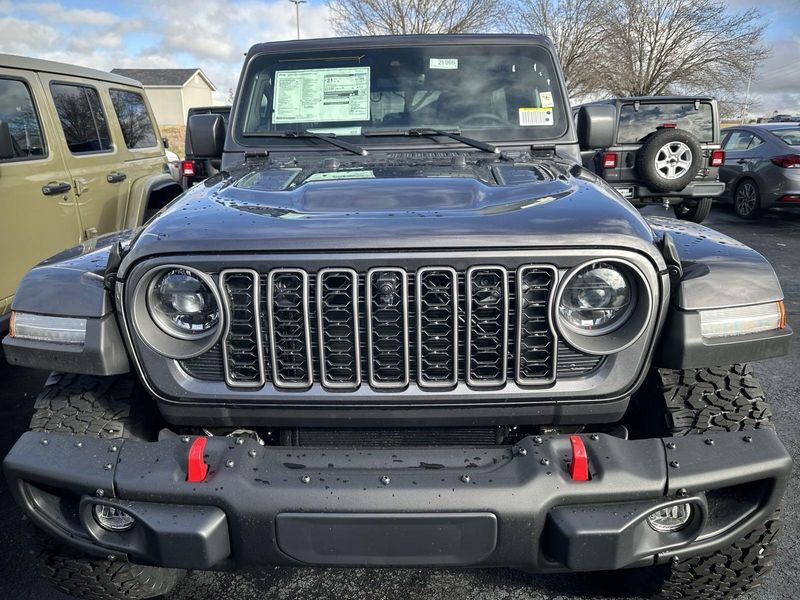 2025 Jeep Wrangler 4-door Rubicon XImage 2