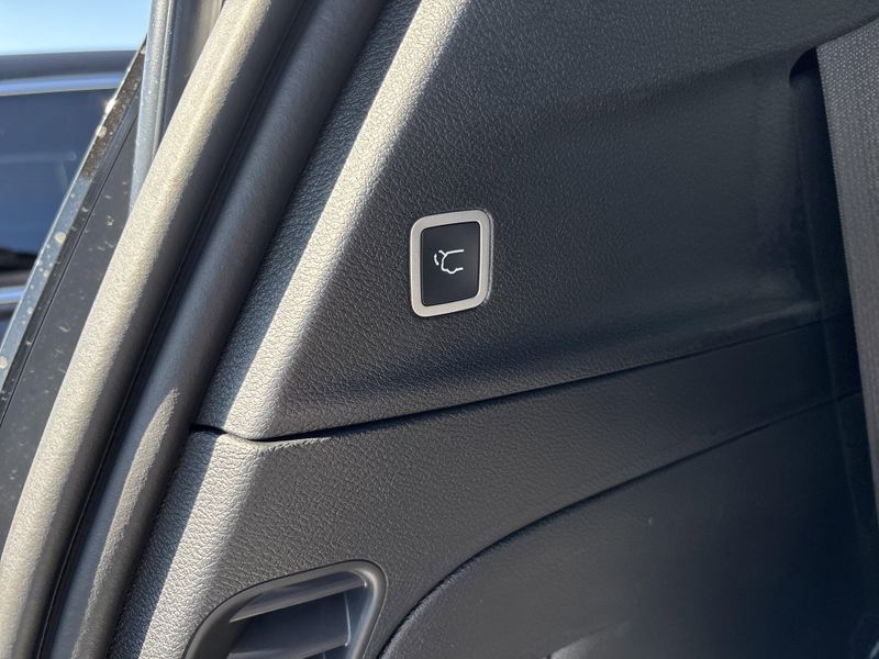 New 2026 Chrysler Pacifica SelectImage 15