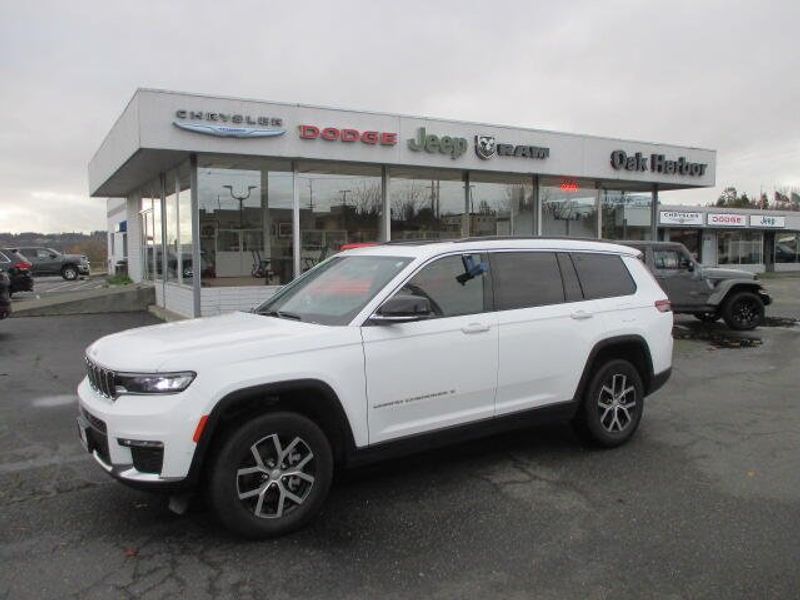 Used 2024 Jeep Grand Cherokee L LimitedImage 1