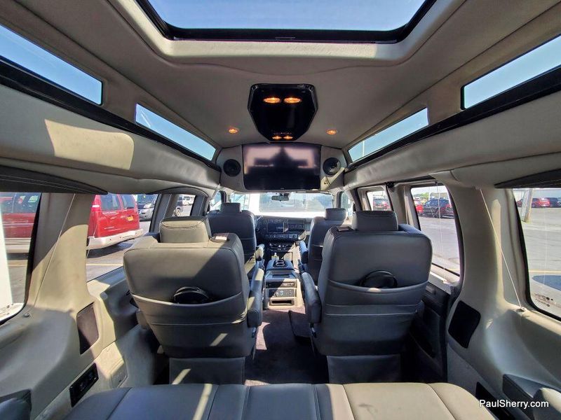 2024 Chevrolet Express Cargo Image 26
