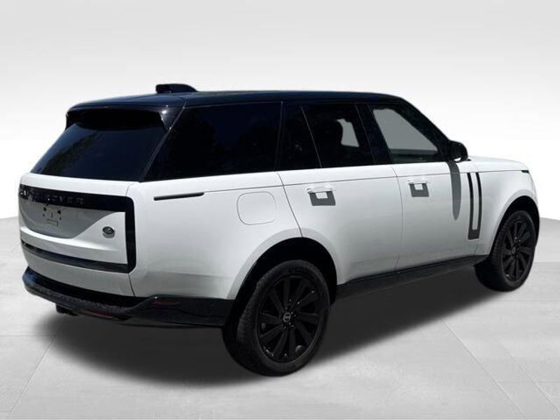 2023 Land Rover Range Rover SE