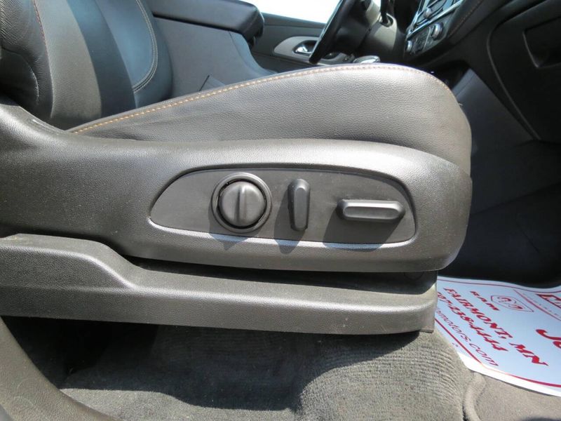 Used 2021 Chevrolet Traverse Premier 4x4 4dr SUVImage 27
