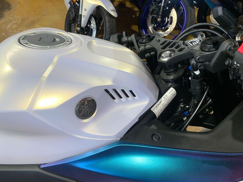 New 2025 Yamaha YZF-R3 ABS Image 14