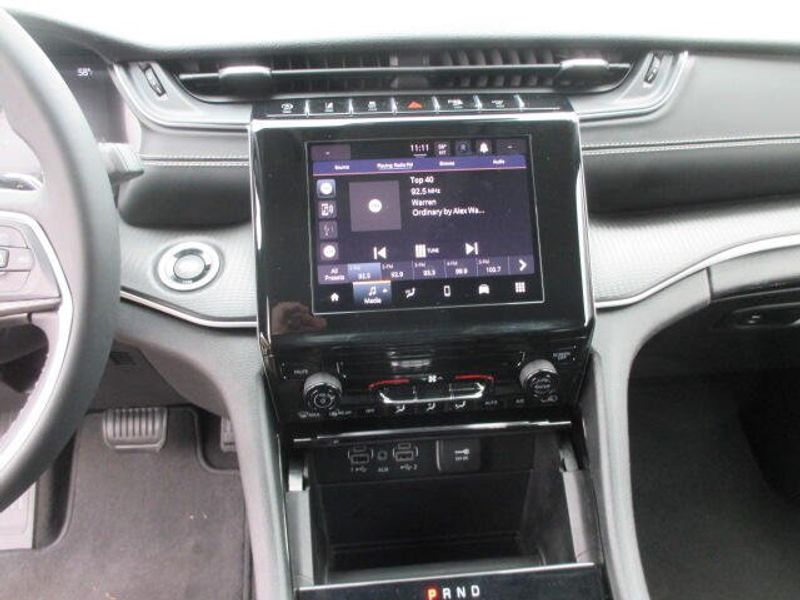 Used 2023 Jeep Grand Cherokee LaredoImage 20
