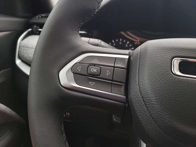 2025 Jeep Compass Latitude 4x4Image 11