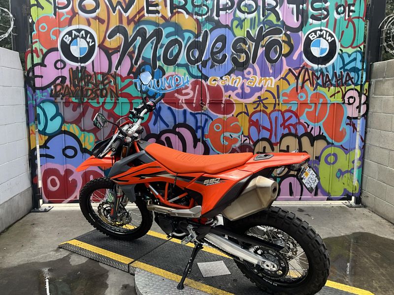 2023 KTM 690 ENDURO R Image 3