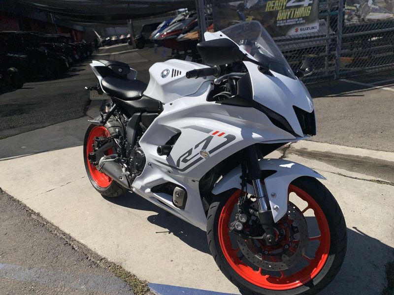 Used 2023 Yamaha YZF-R7 CA Image 24