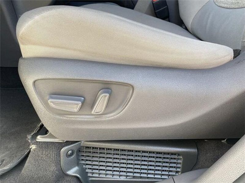 2021 Toyota Sienna LEImage 20