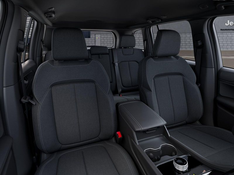 New 2026 Jeep Grand Cherokee Image 9
