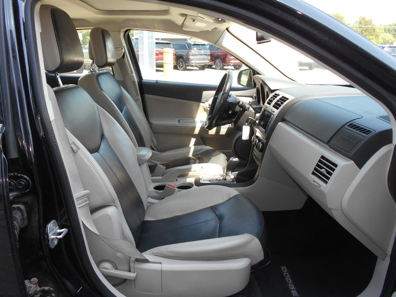 2010 Dodge Avenger R/TImage 9