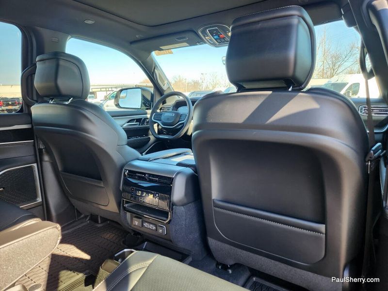 2026 Jeep Grand Wagoneer Upland 4x4