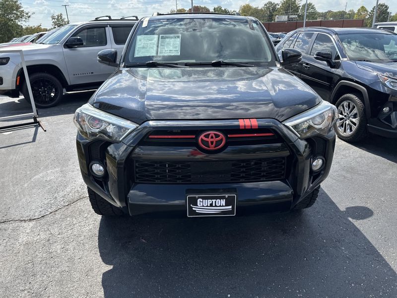 2020 Toyota 4Runner SR5 Premium photo 2