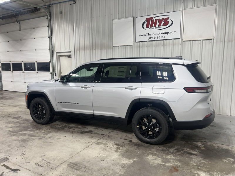 2025 Jeep Grand Cherokee L Altitude X 4x4Image 23