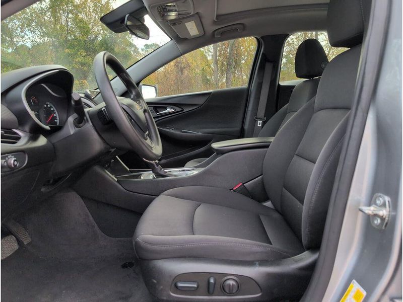 Used 2024 Chevrolet Malibu LTImage 10