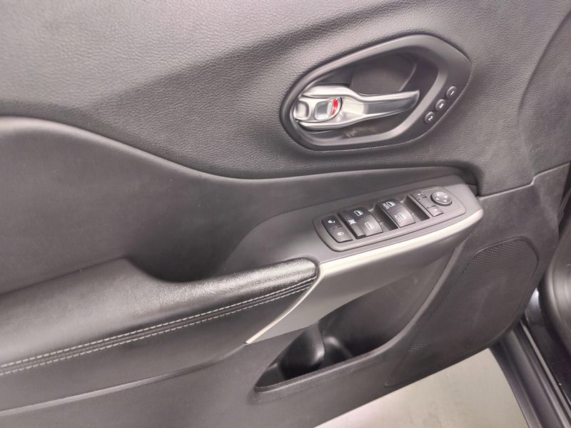 2021 Jeep Cherokee Limited High Altitude 4x4Image 31