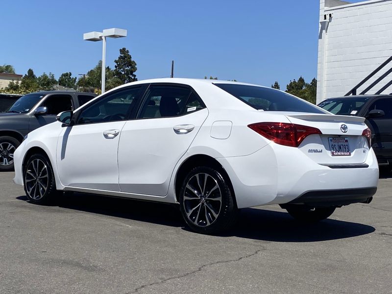 Used 2018 Toyota Corolla SEImage 5