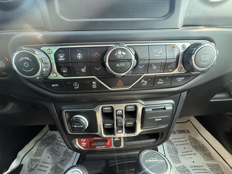 2021 Jeep Gladiator Mojave photo 24