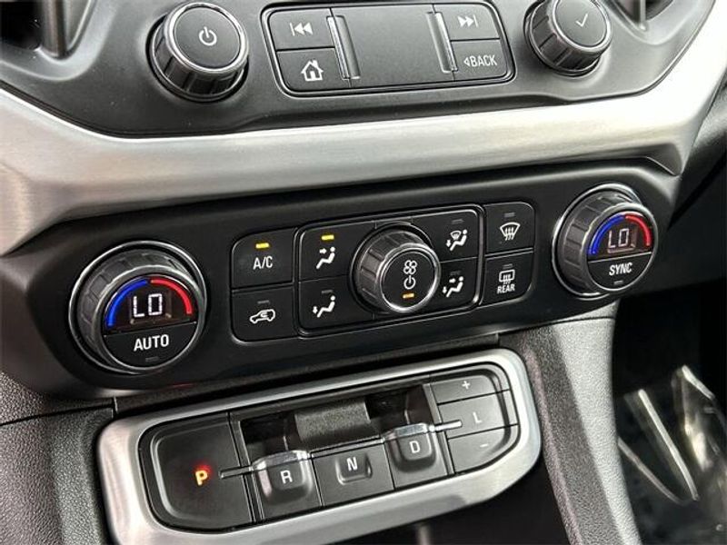 Used 2022 GMC Acadia SLTImage 27