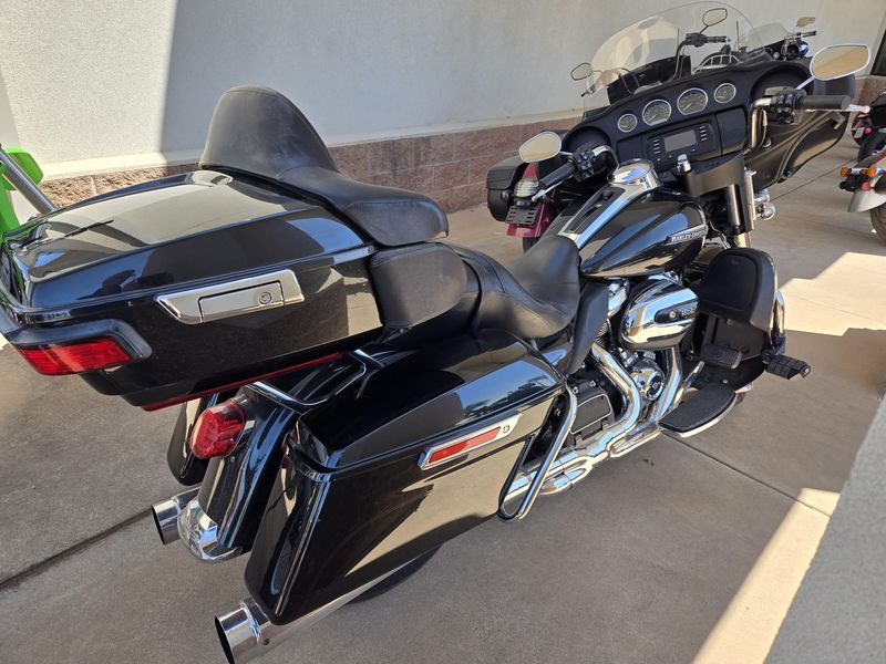 USED 2018 HARLEY ELECTRA GLIDE ULTRA CLASSIC Image 6