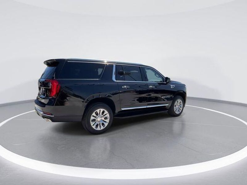 Used 2025 GMC Yukon XL DenaliImage 8