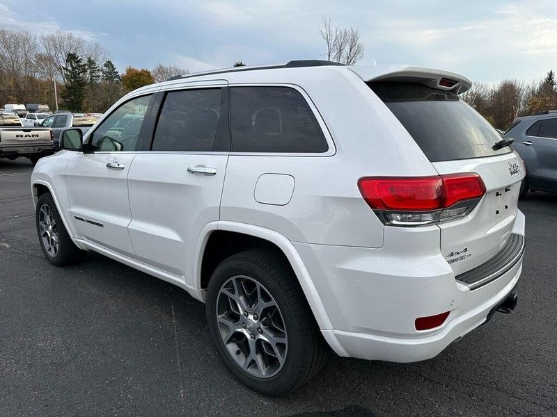 2019 Jeep Grand Cherokee OverlandImage 16