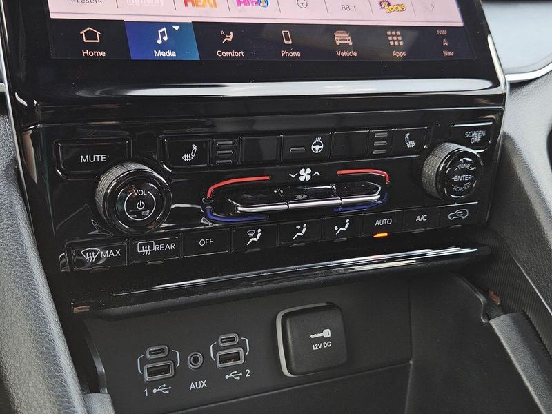 2025 Jeep Grand Cherokee L Limited 4x4Image 18