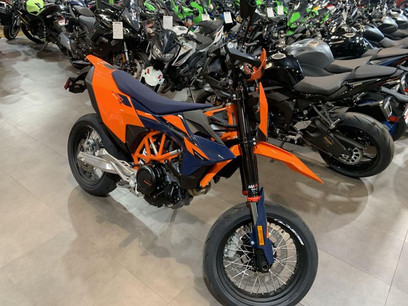 New 2026 KTM 690 SMC R Image 14