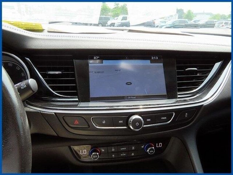 Used 2018 Buick Regal TourX EssenceImage 17