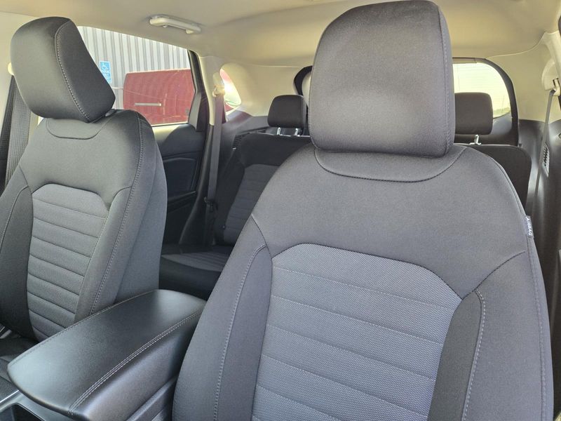 Used 2023 Ford Edge SE AWD
