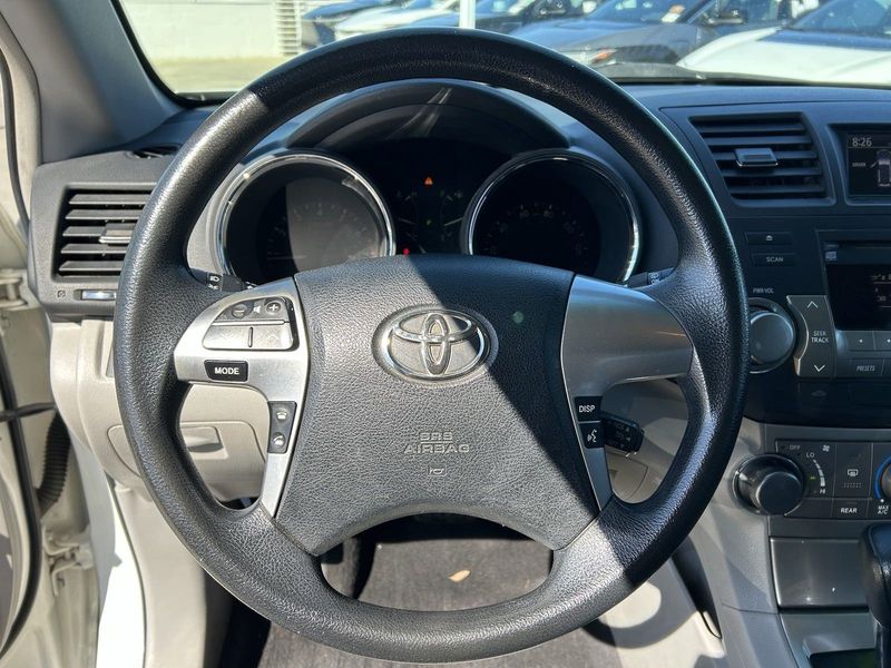 2012 Toyota Highlander BaseImage 26