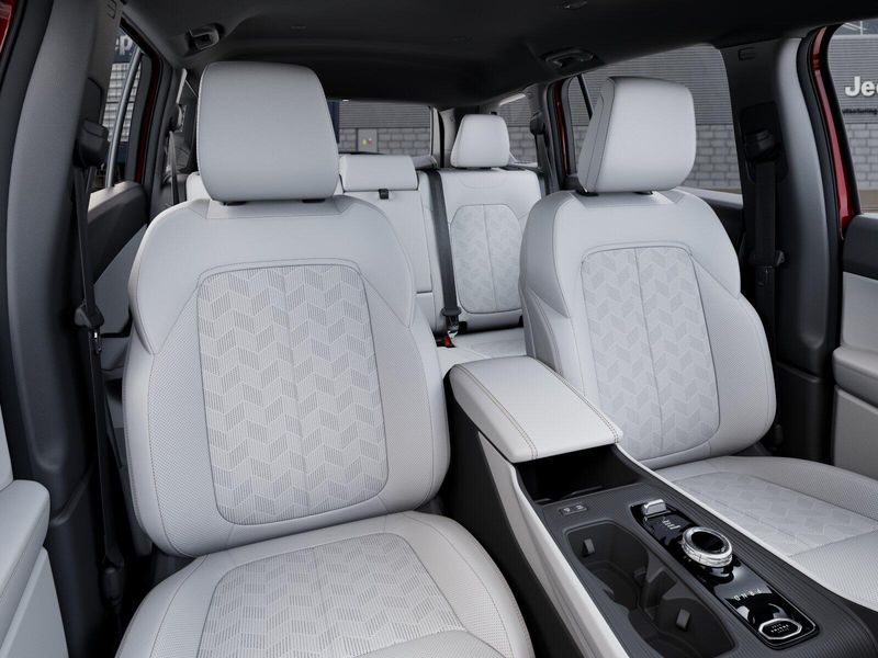 New 2026 Jeep Cherokee Overland 4x4Image 9