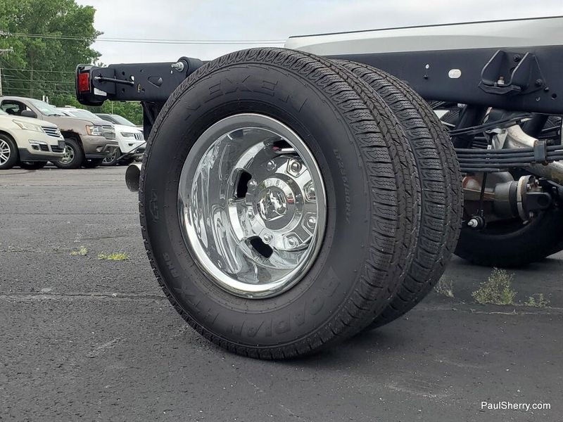 New 2026 RAM 3500 Tradesman Chassis Regular Cab 4x4 84' Ca
