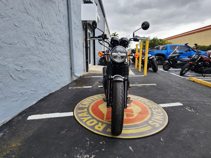 New 2024 Royal Enfield INTERECEPTOR 650 Image 2