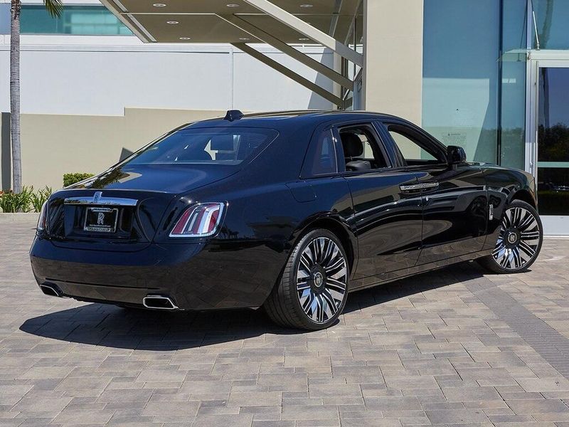 2025 Rolls-Royce Ghost Image 2
