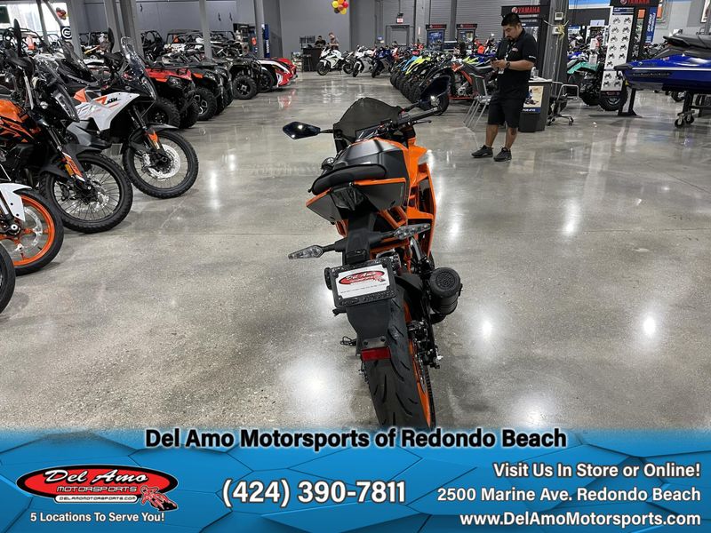 New 2024 KTM RC 390 Image 7