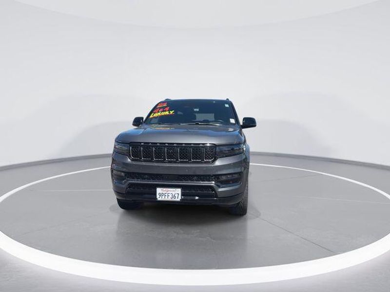 2024 Jeep Grand Wagoneer L Series II ObsidianImage 3