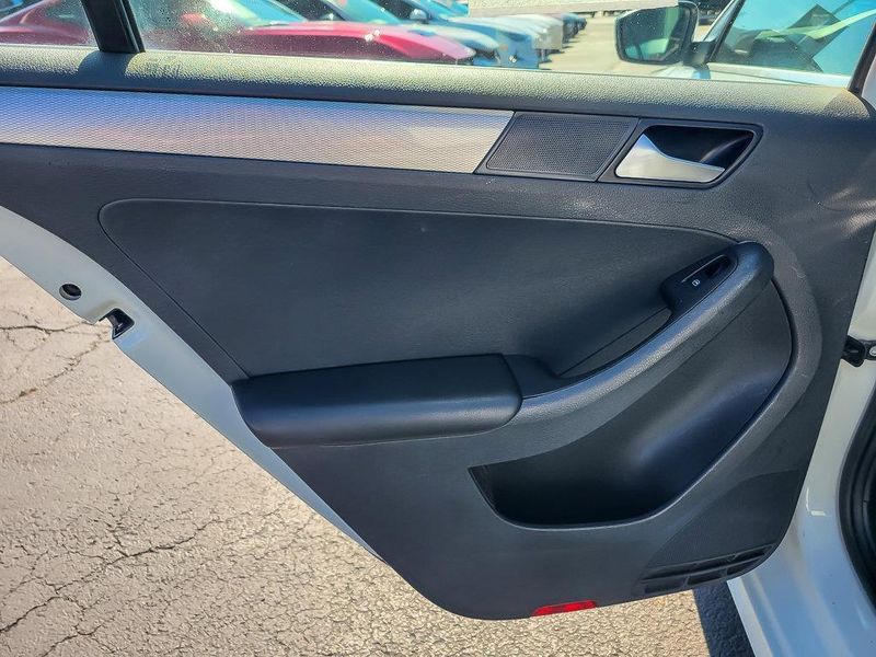 2017 Volkswagen Jetta 1.4T S photo 18