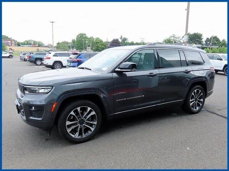2022 Jeep Grand Cherokee L OverlandImage 1