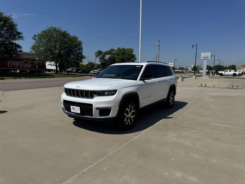 New 2025 Jeep Grand Cherokee L LimitedImage 4
