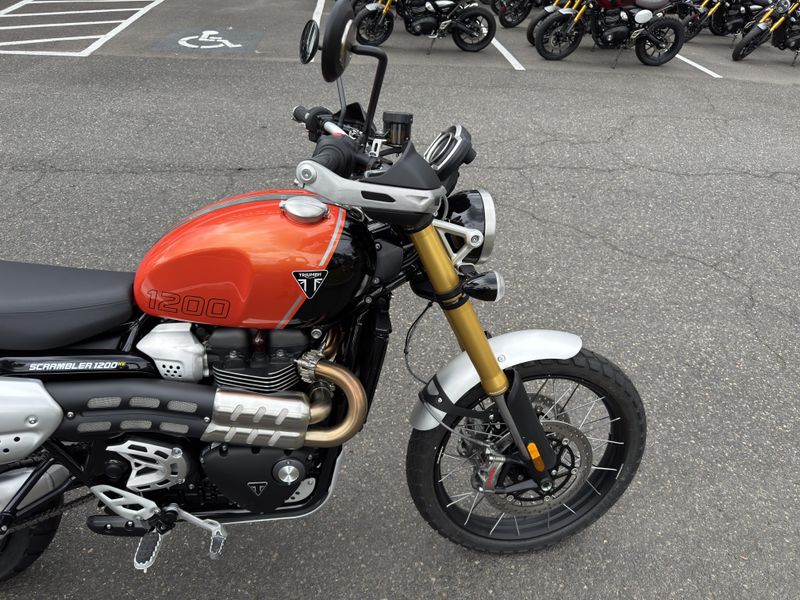 2025 Triumph Scrambler 1200 XE - BAJA ORANGE - PHANTOM BLACK 