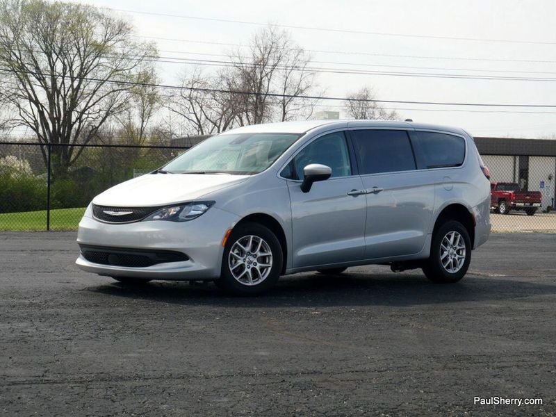 2023 Chrysler Voyager LXImage 23