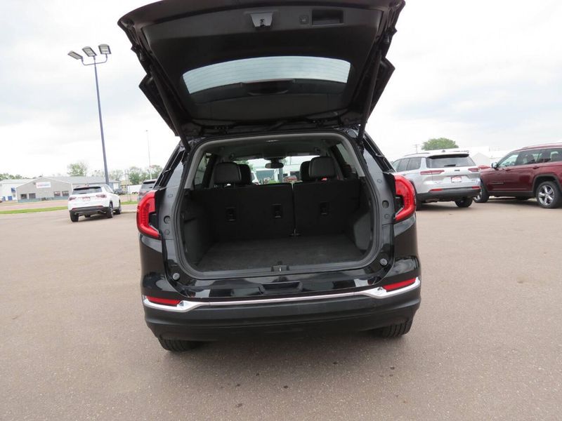 2023 GMC Terrain SLT AWD 4dr SUVImage 31