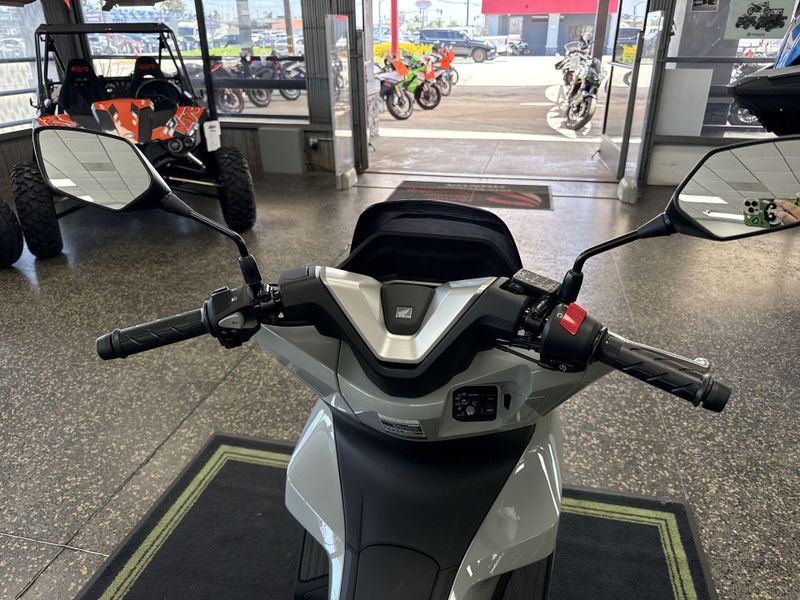 New 2026 Honda PCX ABS Image 11