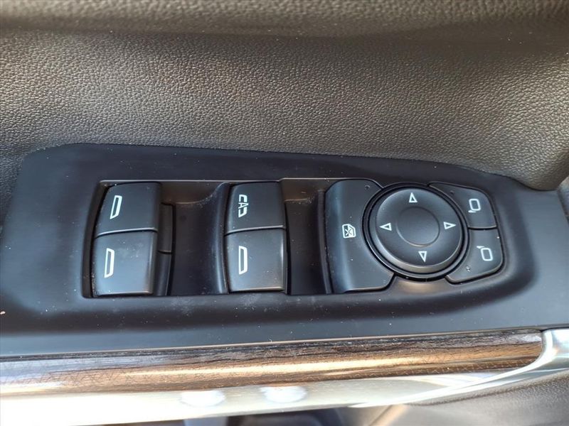 Used 2020 Chevrolet Silverado 1500 RSTImage 19