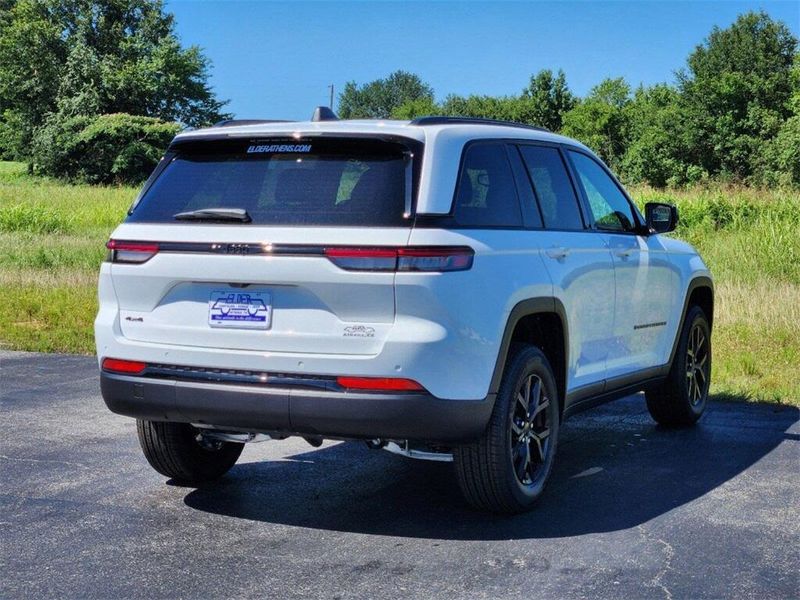 2024 Jeep Grand Cherokee Altitude X 4x4Image 4